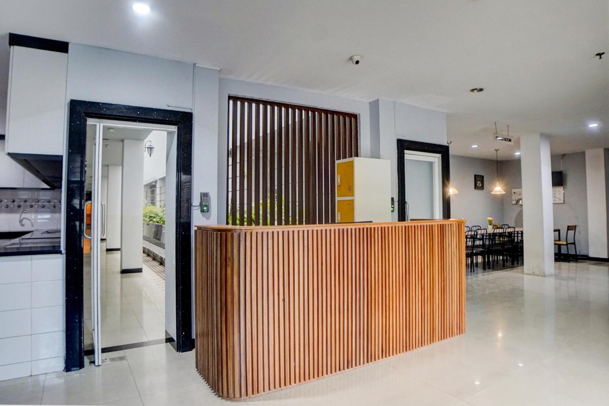 Spot On 92822 Finest House Near Amplas Bus Terminal ميدان المظهر الخارجي الصورة