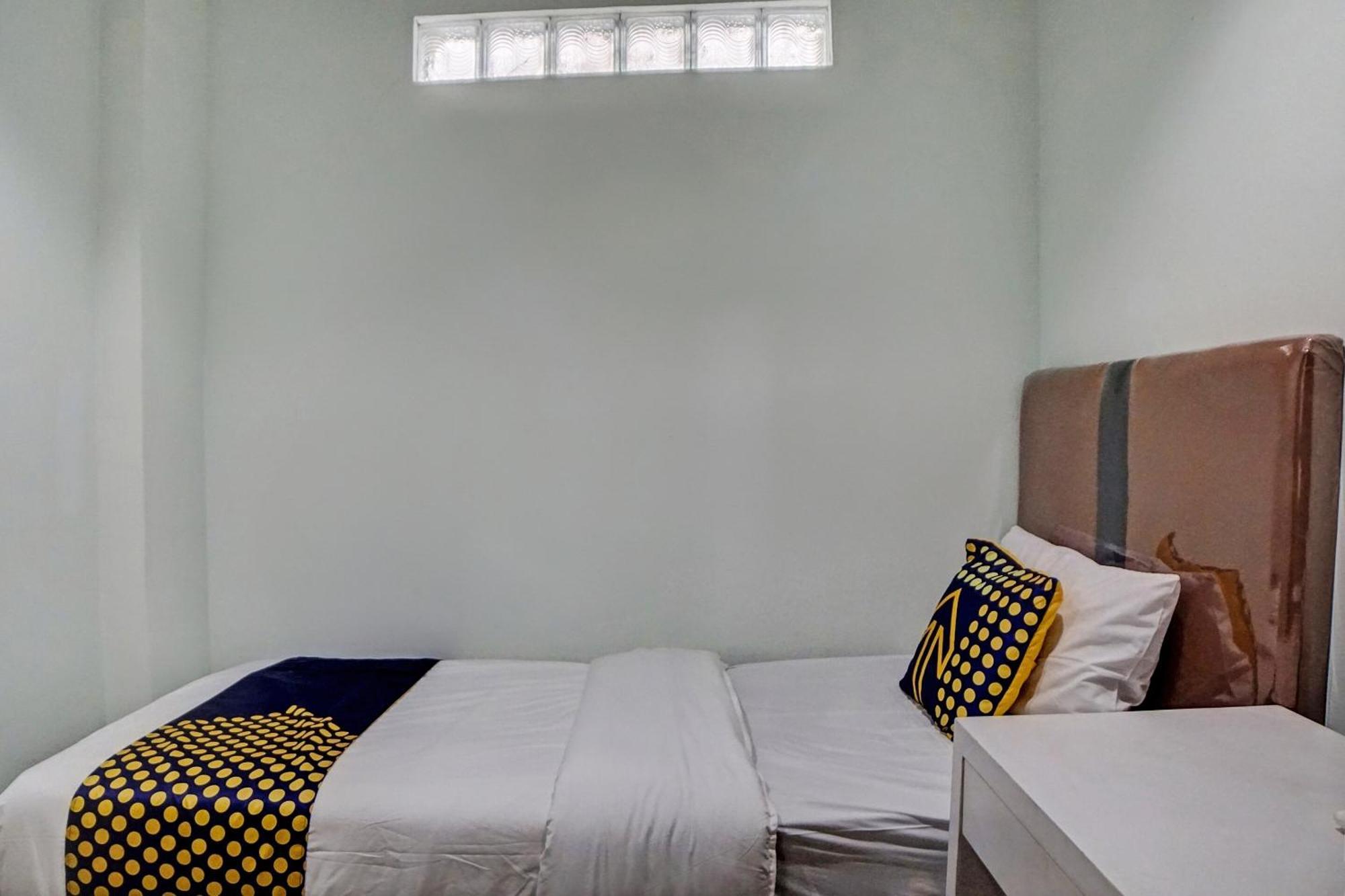 Spot On 92822 Finest House Near Amplas Bus Terminal ميدان المظهر الخارجي الصورة