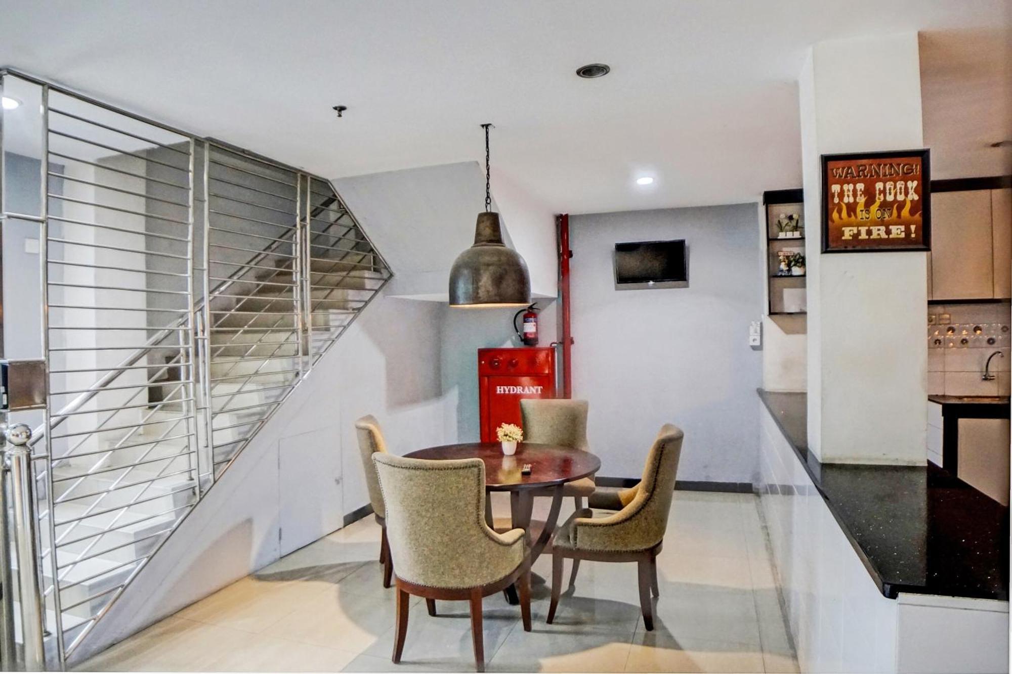 Spot On 92822 Finest House Near Amplas Bus Terminal ميدان المظهر الخارجي الصورة